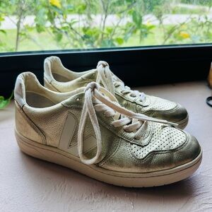 Veja V-10 Womens Shoes Gold White Leather Low Top Casual Sneakers Size US7